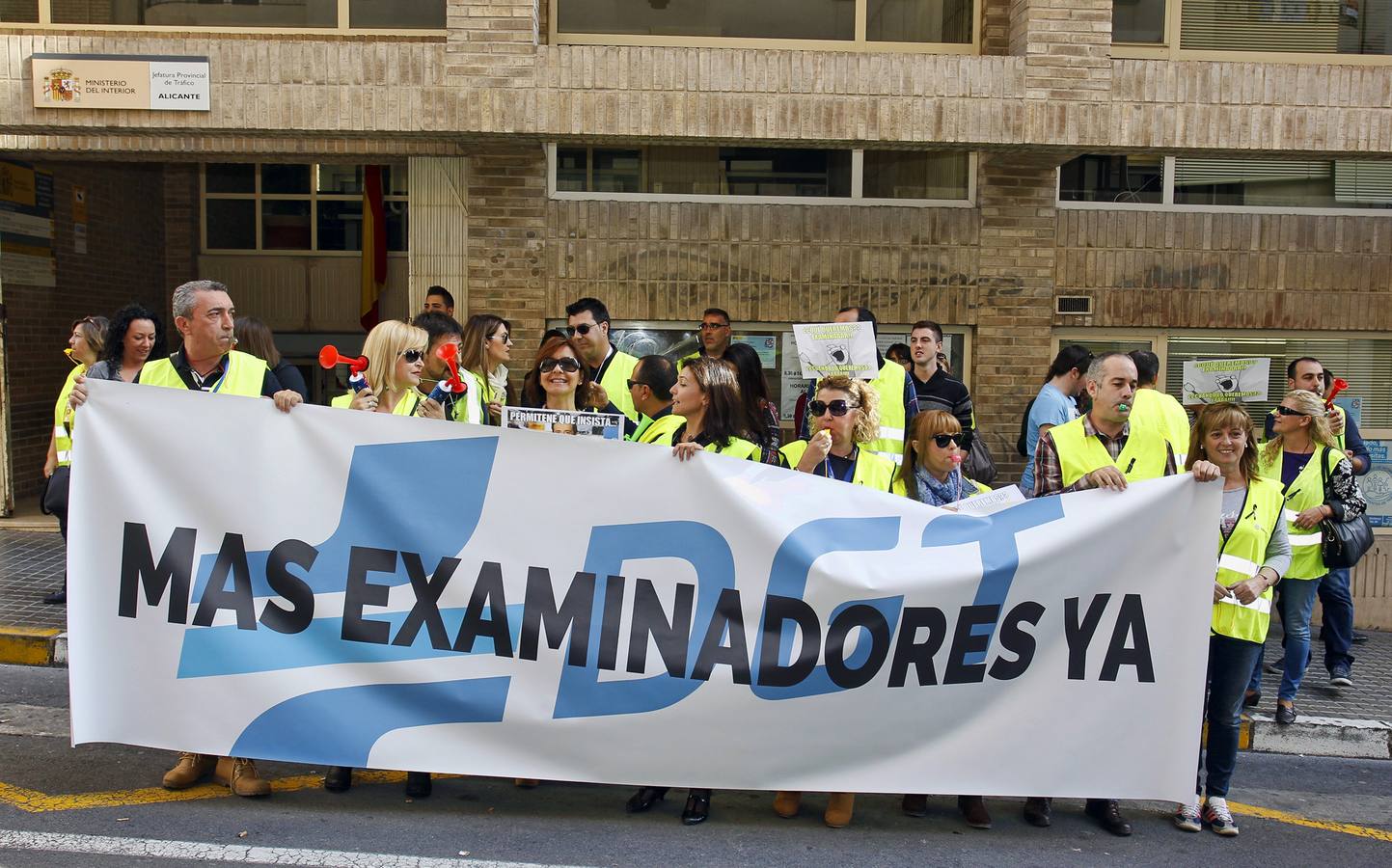 Sentada de los examinadores ante tráfico