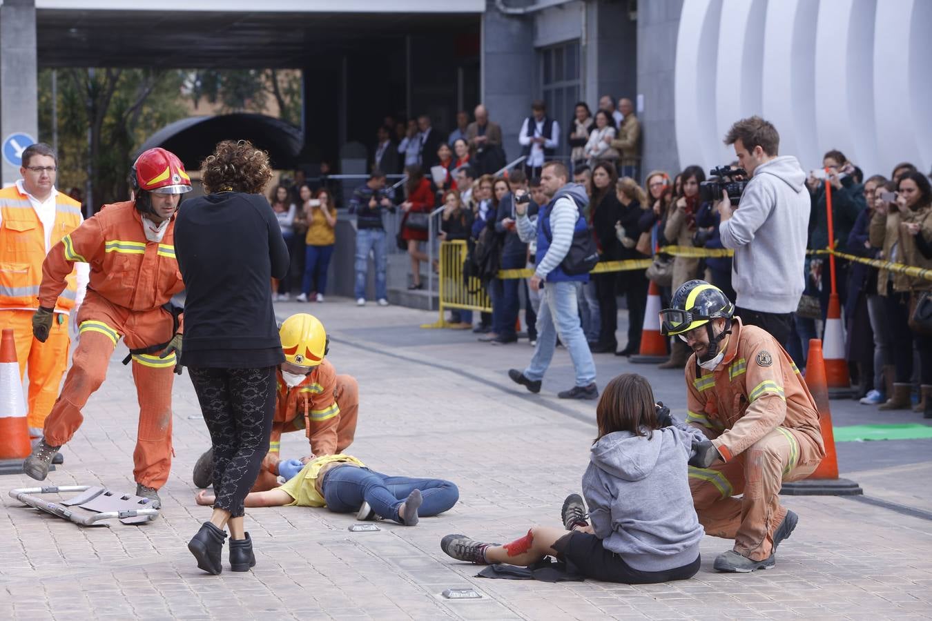 El Colegio de Médicos de Valencia acoge un simulacro de terremoto en la ciudad