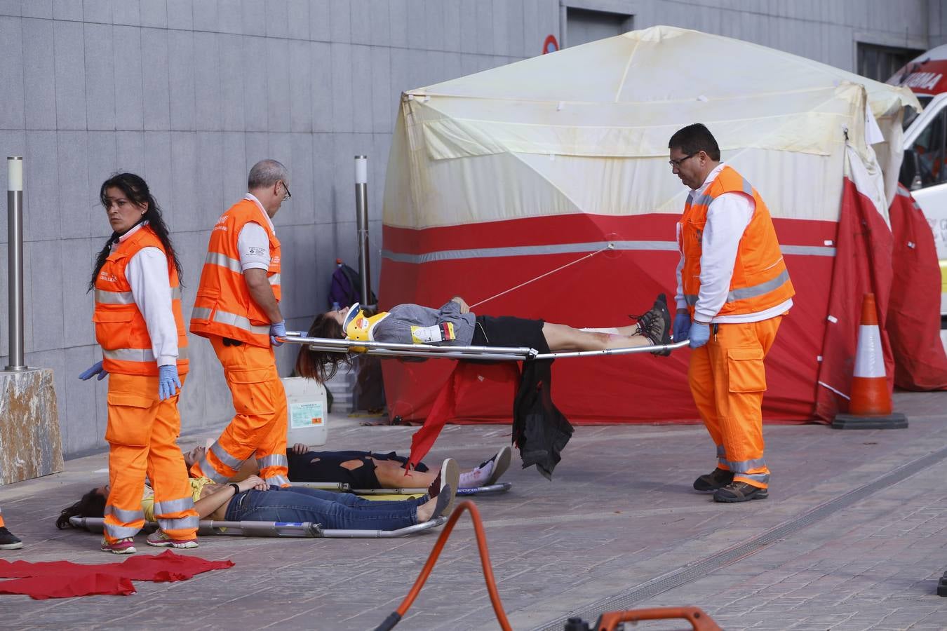 El Colegio de Médicos de Valencia acoge un simulacro de terremoto en la ciudad