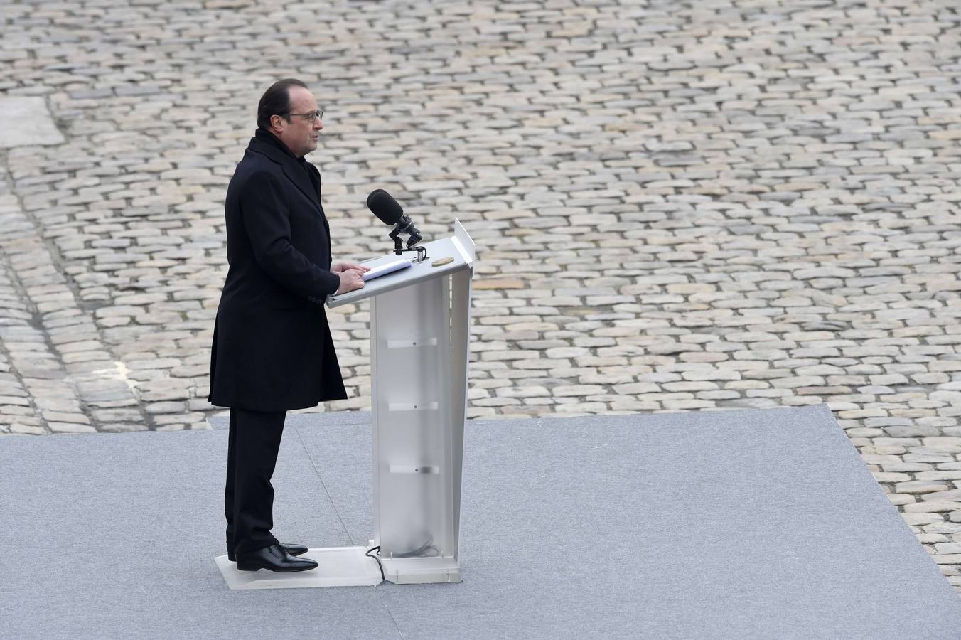 París rinde homenaje a las víctimas de los atentados