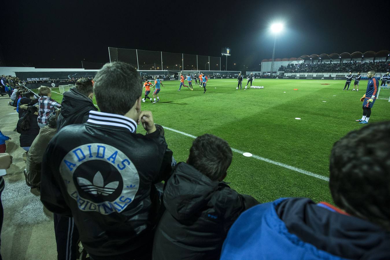 El primer entrenamiento de Gary Neville, en imágenes