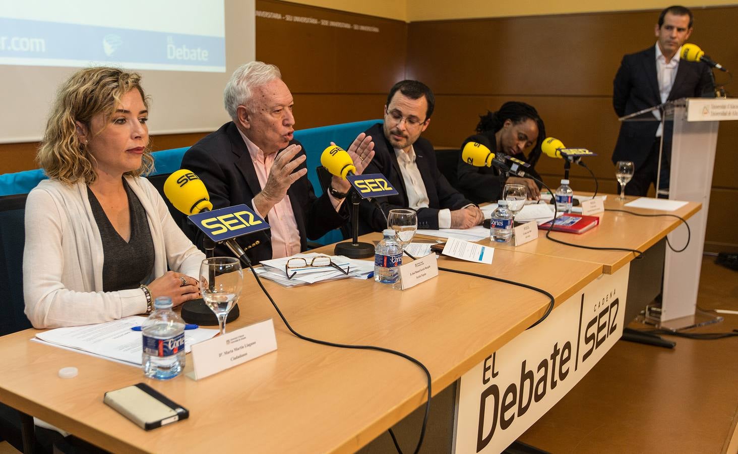 García Margallo y López Mila ponen la tensión en el debate de la provincia