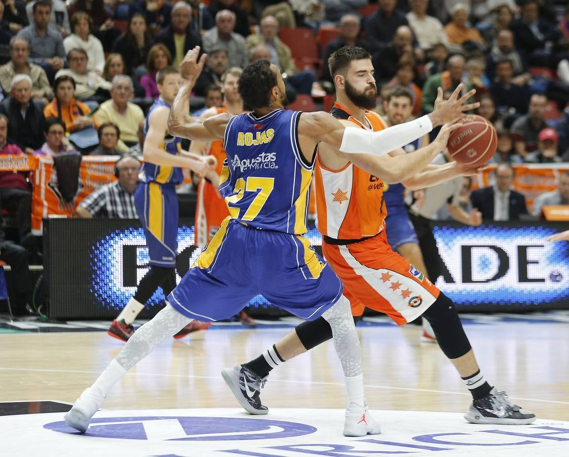 El Valencia Basket vs UCAM Murcia, en imágenes