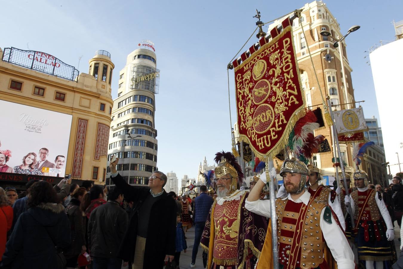 La fiesta de la provincia recorre el centro de Madrid