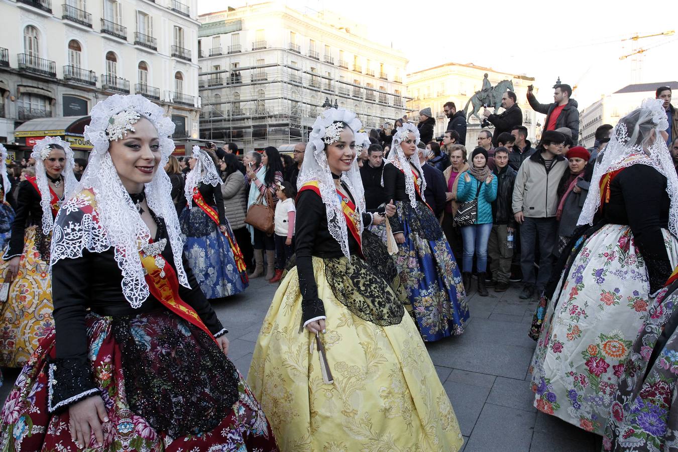 La fiesta de la provincia recorre el centro de Madrid