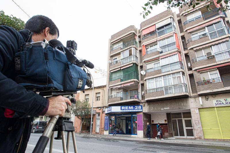 Un hombre muere tras acuchillar a su expareja y lanzarse por la azotea