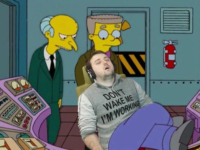Los memes más graciosos con un compañero de trabajo dormido