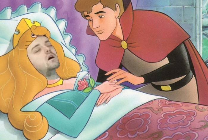 Los memes más graciosos con un compañero de trabajo dormido
