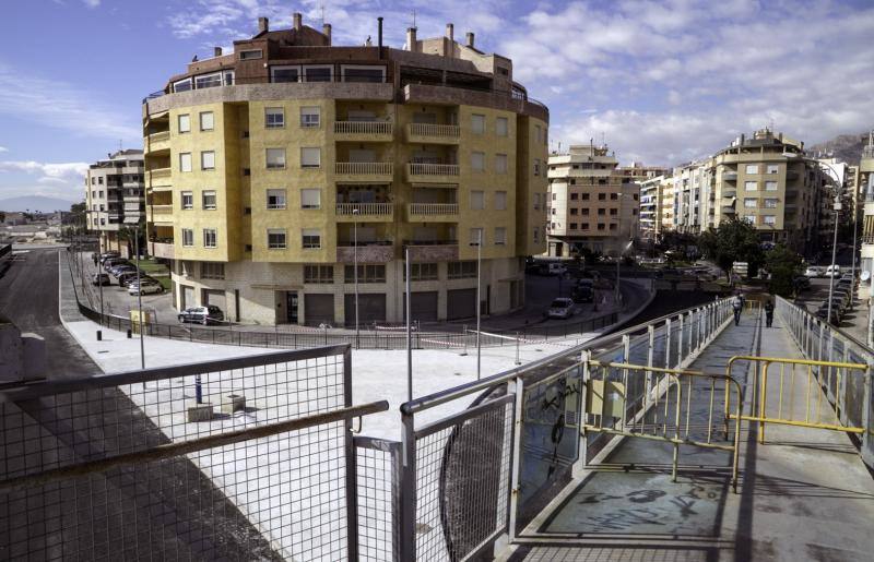 El PSOE de Orihuela pide la mejora de las calles afectadas por el AVE