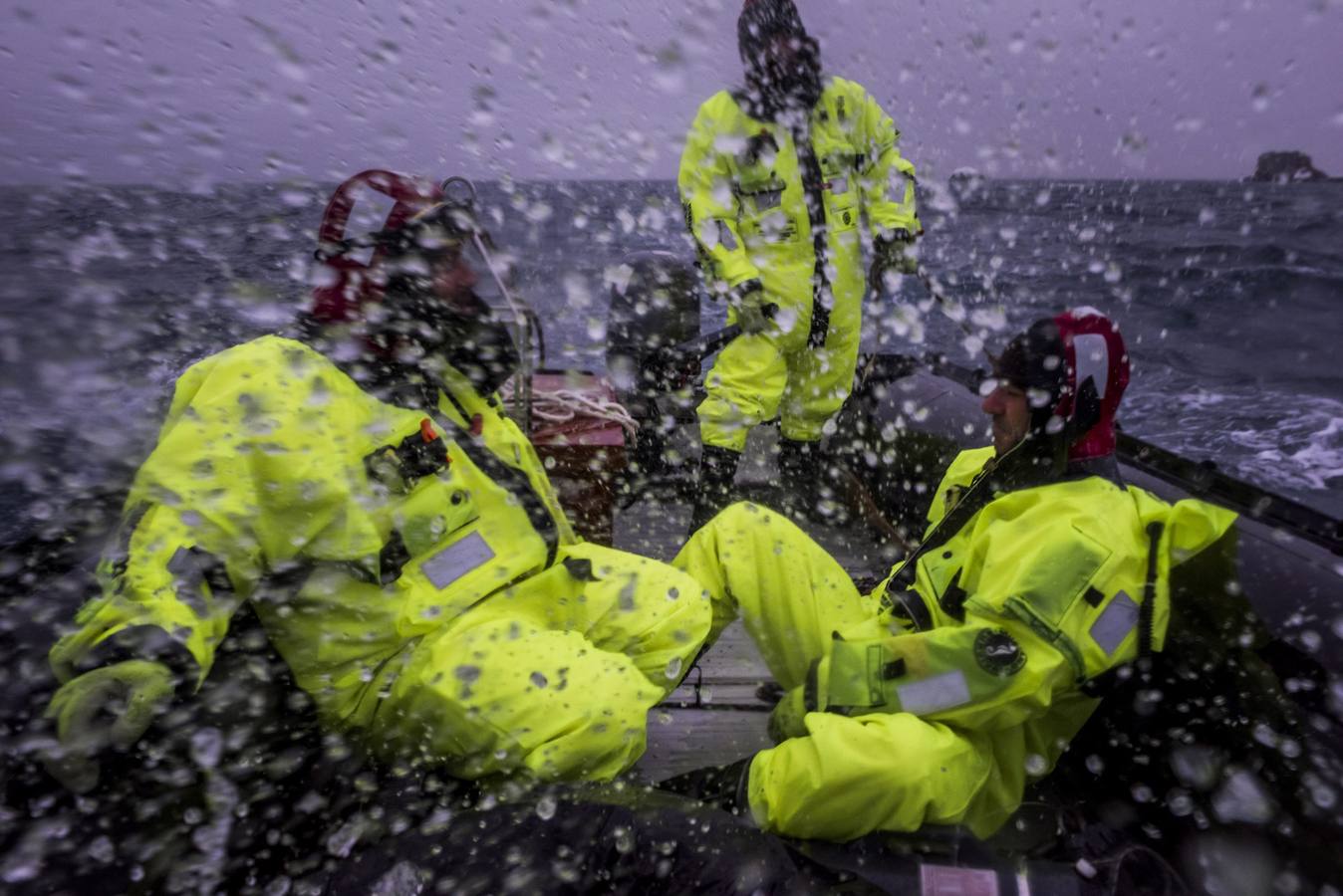 Una fotografía de la serie ganadora del primer premio en la categoría Vida cotidiana tomada por el fotógrafo Daniel Berehulak para el New York Times. Muestra al científico chileno Ernesto Molina, durante una viaje de investigación sobre el impacto del cambio climático en los ecosistemas marinos en la isla Rey Jorge, Antártica, el 2 de diciembre de 2015.