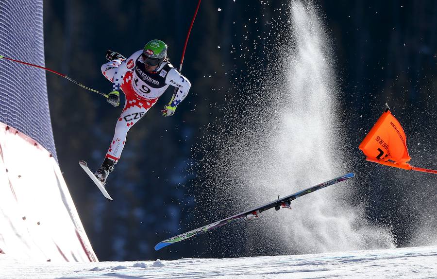 Primer premio en la categoría Deportes. Ondrej Bank, de la República Checa, tiene un accidente en la FIS World Championship.