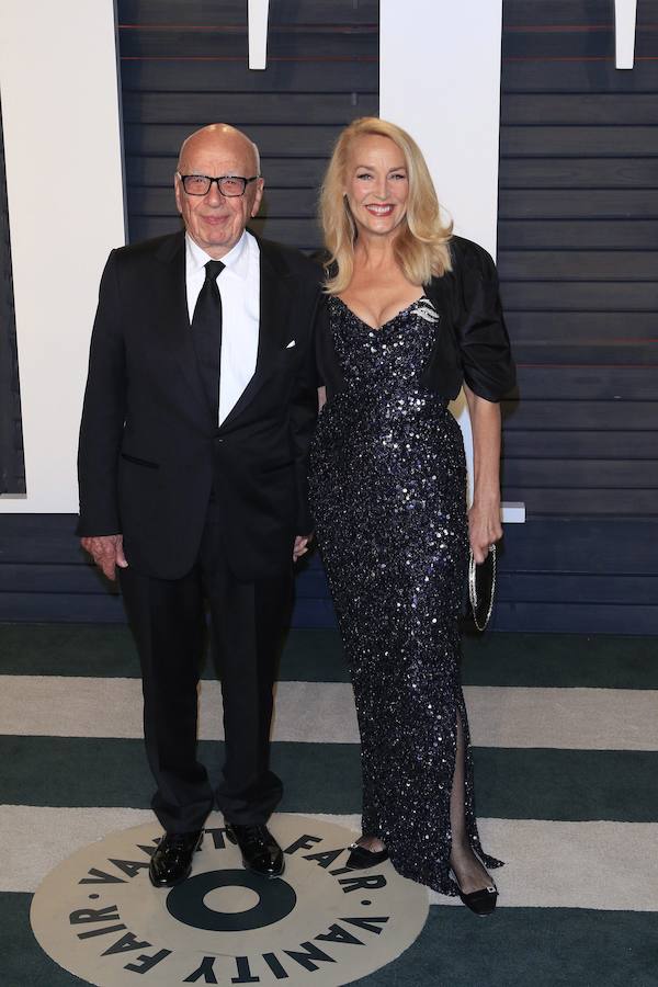 Rupert Murdoch (i) y Jerry Hall, en la fiesta de Vanity Fair.