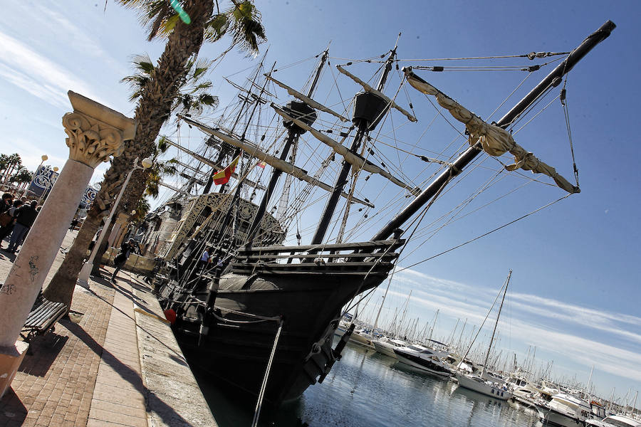 La nao &#039;Victoria&#039; atraca en el puerto de Alicante