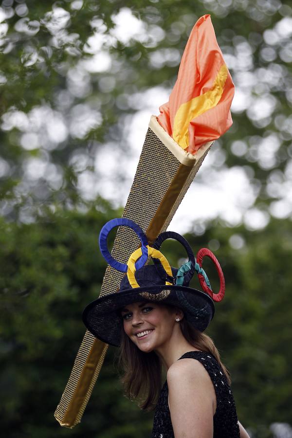 Los tocados más extravagantes de las carreras de Ascot