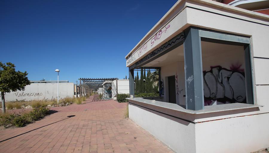 El Instituto Valenciano de la Paella, en ruinas una década después