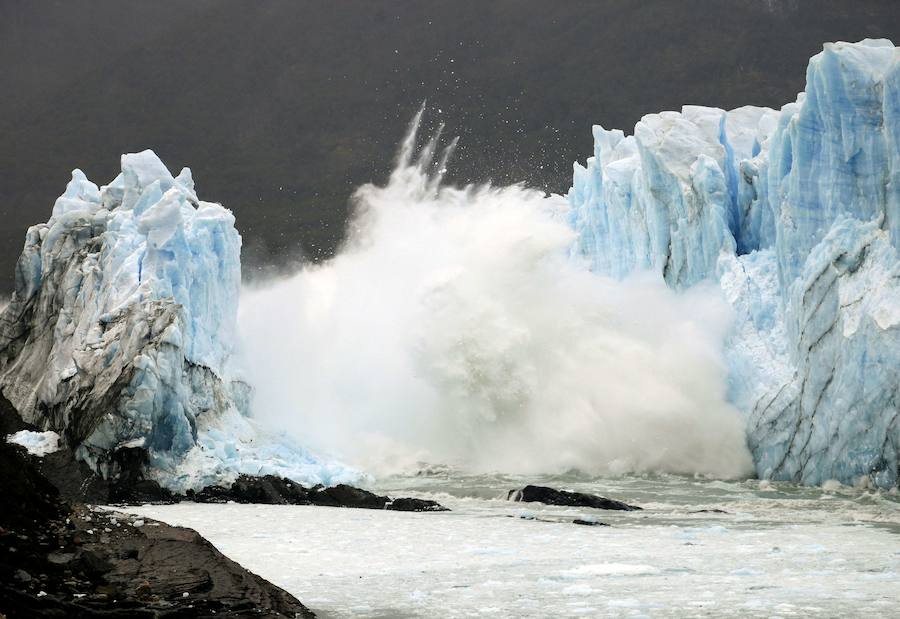 Derrumbe del arco de hielo del glaciar Perito Moreno