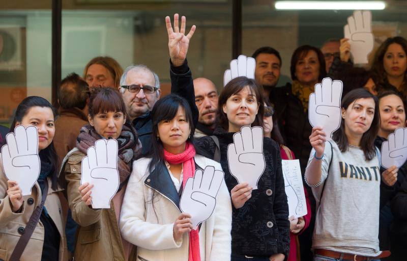 Protestas de profesores en las escuelas de idiomas de Alicante y Elche