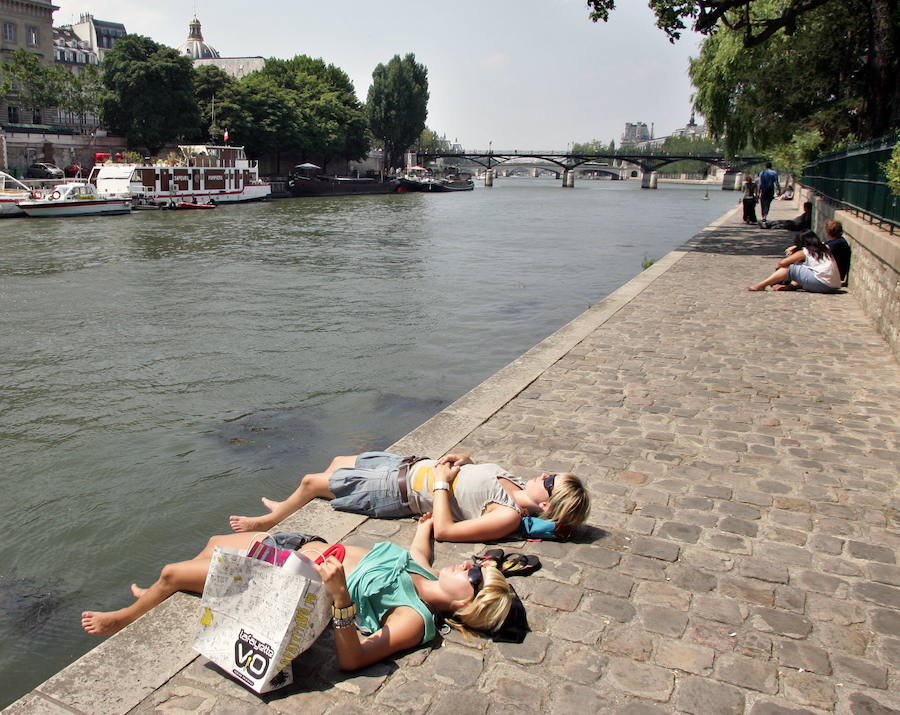 Paris busca turistas