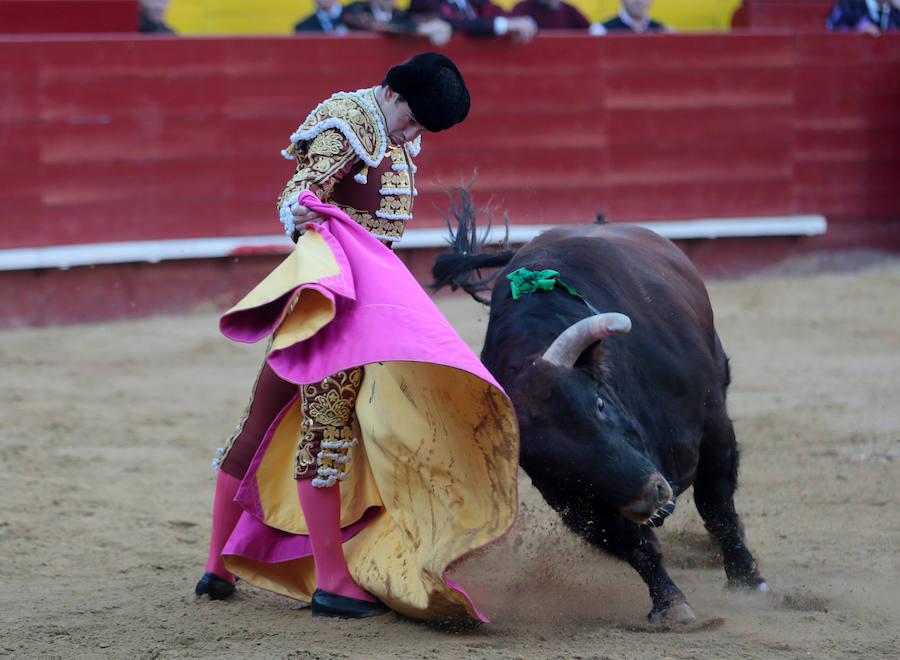 Fallas 2016: imágenes de la segunda corrida de la Feria de Fallas