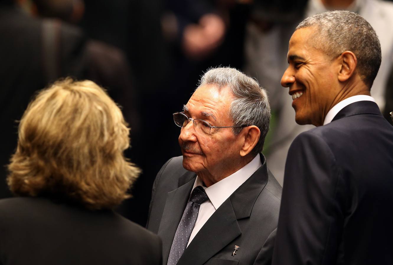 Castro recibe a Obama en su segundo día en La Habana