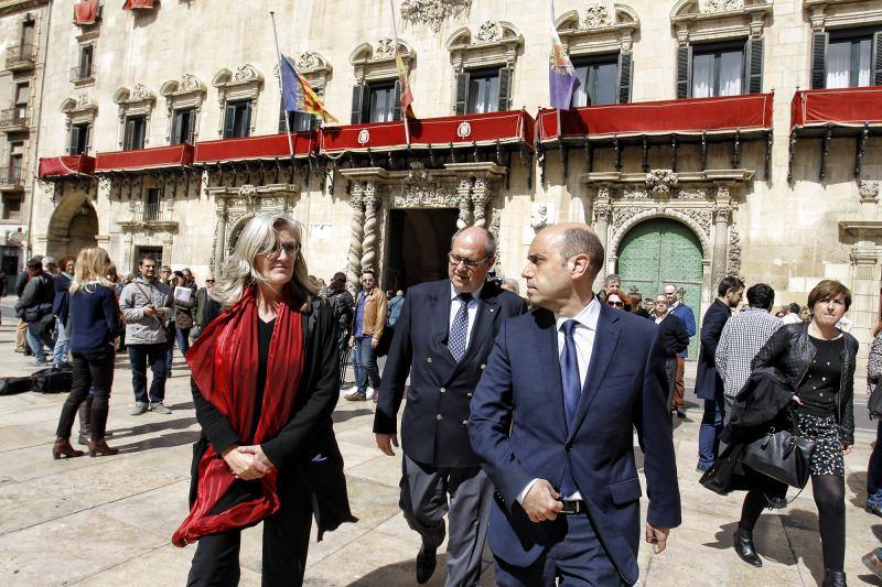 Minuto de silencio por los atentados de Bruselas en Alicante