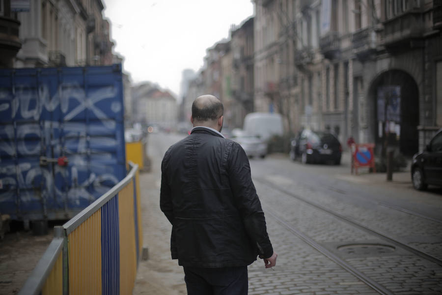 Scharbeek vuelve a la normalidad. Vecinos del barrio de Scharbeek.