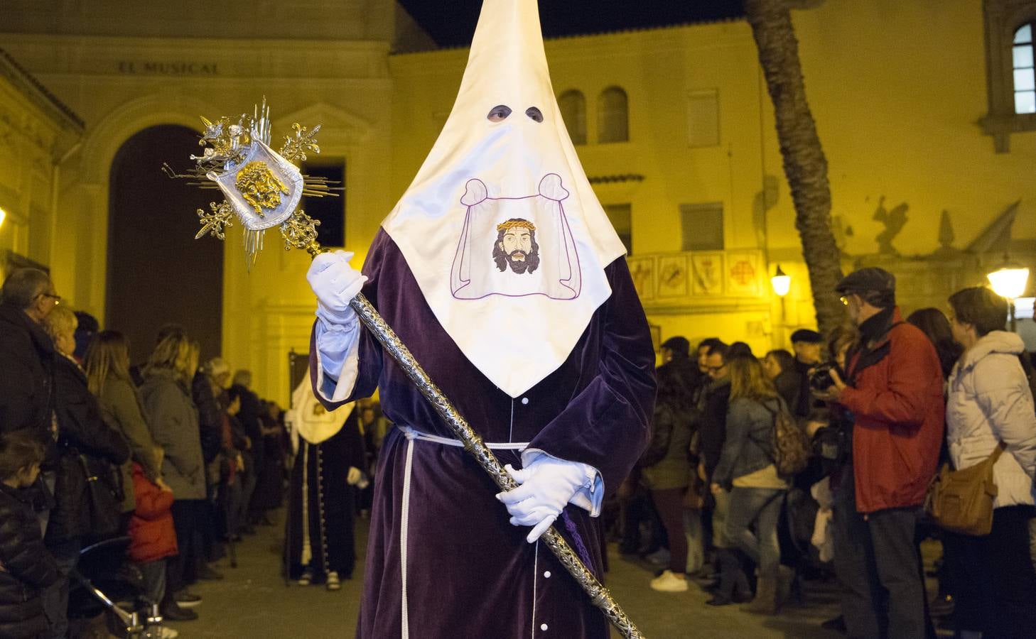 La procesión de Miércoles Santo de la Semana Santa Marinera, en imágenes