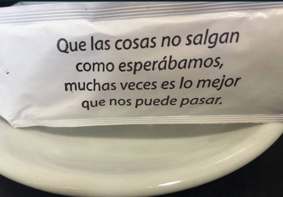 Frases célebres en los sobres de azúcar