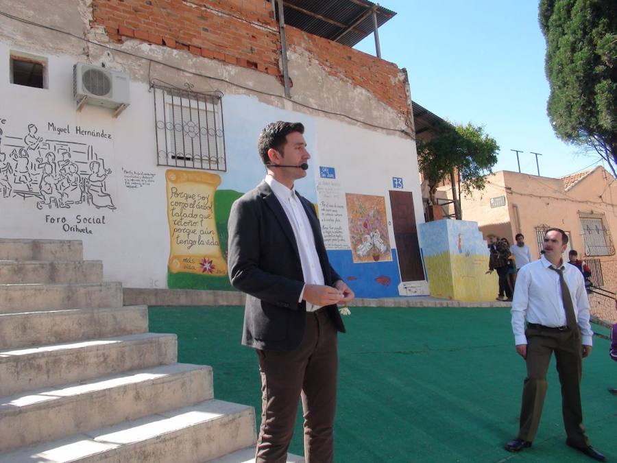 Murales en tributo al poeta cabrero en Orihuela