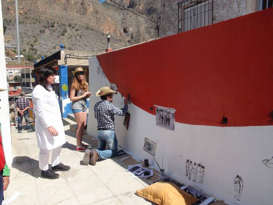 Murales en tributo al poeta cabrero en Orihuela