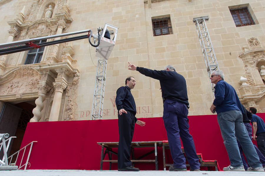 Preparativos para la Santa Faz