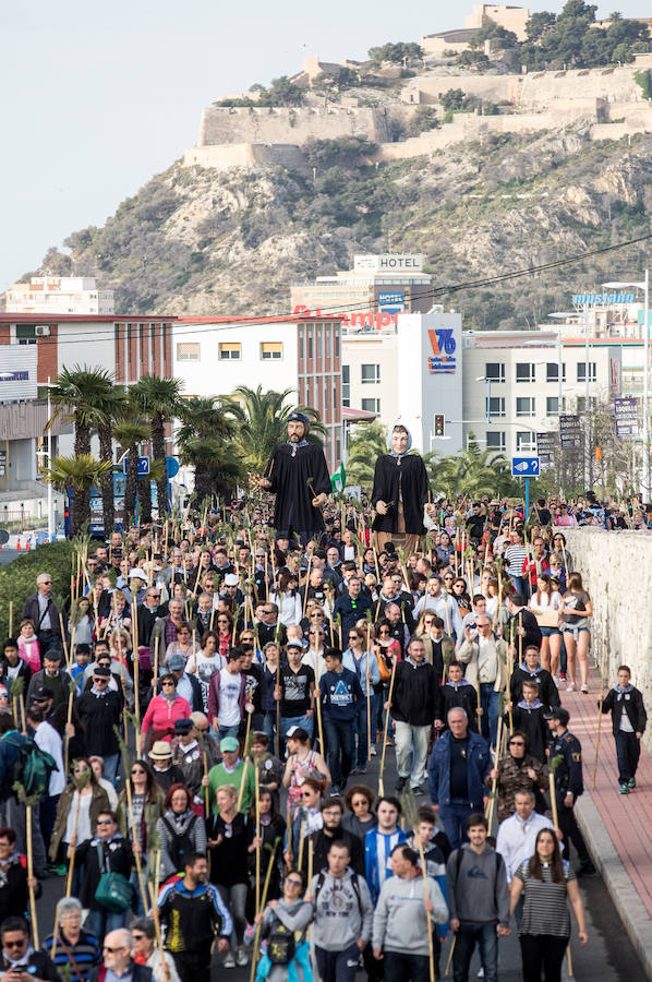 Miles de romeros participan en la Peregrina (II)