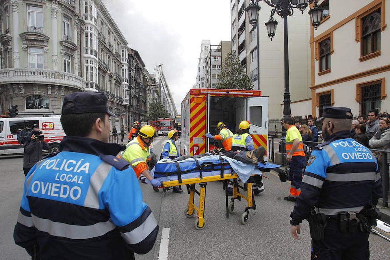 Espectacular incendio en Oviedo