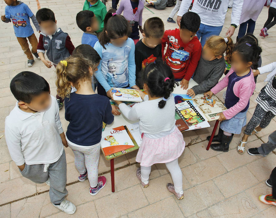 Alicante celebra el día del libro