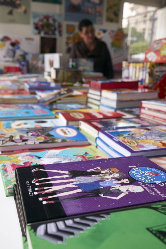 La Feria del Libro en Orihuela complementa el Salón Infantil y Juvenil