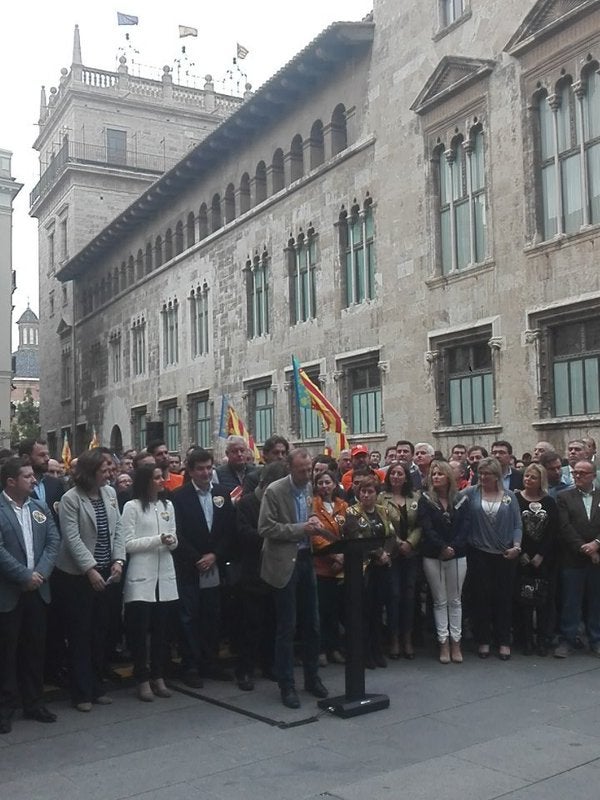 Concentración por la defensa de la Constitución y el Estatuto de Autonomía en Valencia