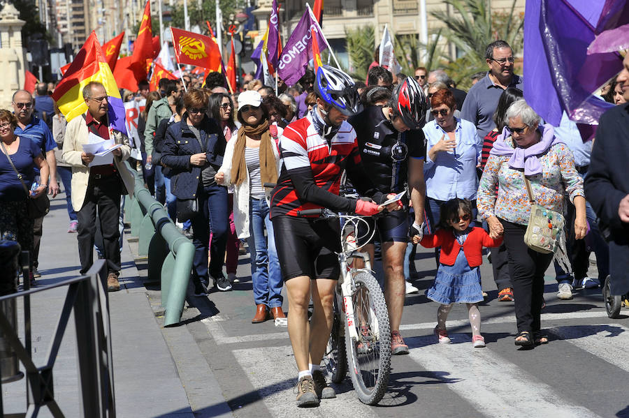 Manifestación del Día del Trabajo en Elche