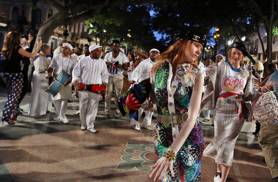 Un baile puso el punto y final al desfile.