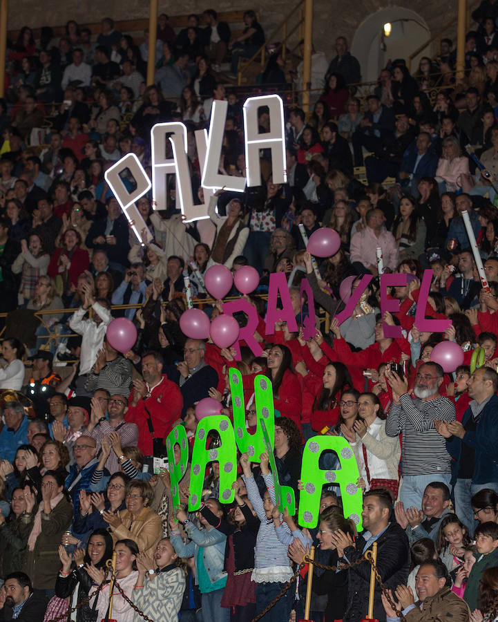 Noche de actuaciones y bailes en la Elección de la Bellea del Foc 2016