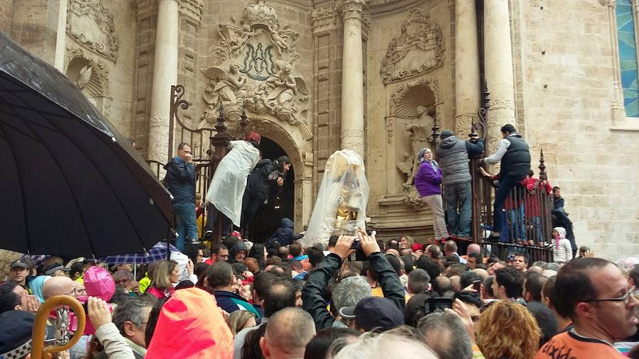 Valencia vive con fervor el Día de la Mare de Déu dels Desamparats