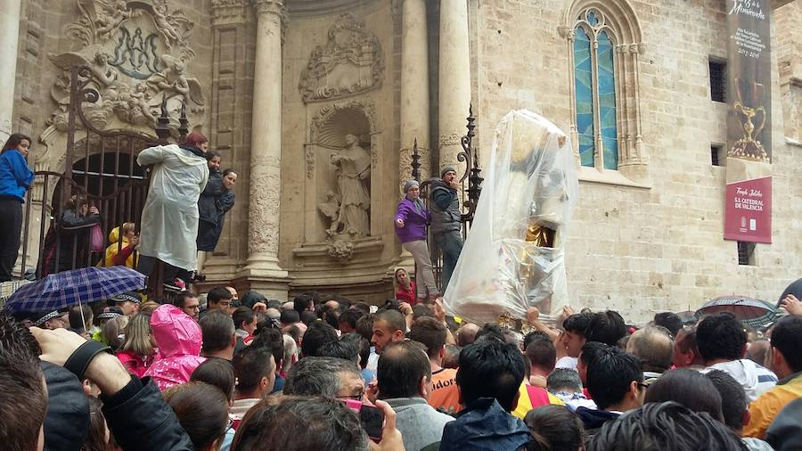 Valencia vive con fervor el Día de la Mare de Déu dels Desamparats