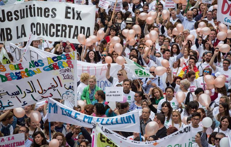 10.000 personas defienden la enseñanza concertada