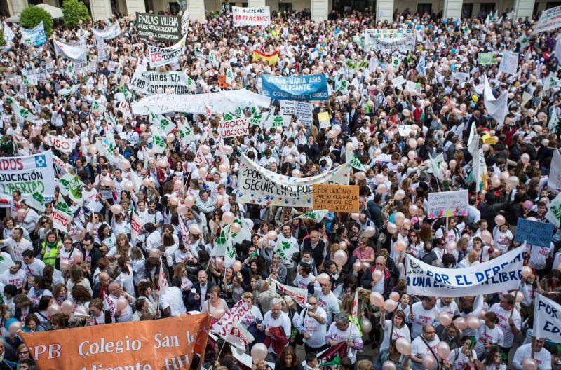 10.000 personas defienden la enseñanza concertada