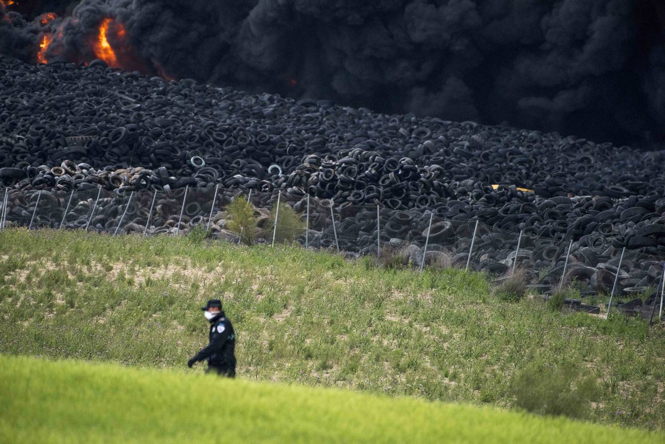 Incendio en el cementerio de neumáticos de Seseña