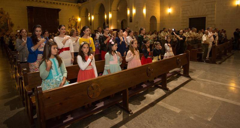 Presentación de la indumentaria oficial de las Belleas y Damas del Foc de Hogueras