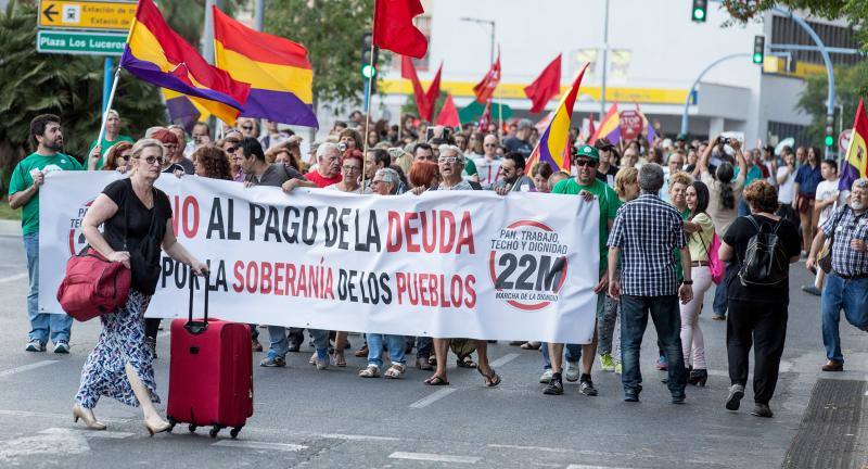 150 personas acuden a la Marcha por la Dignidad