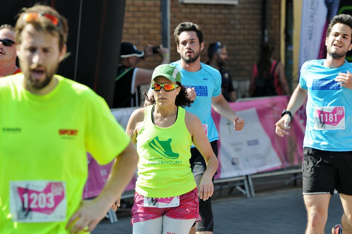 Fotos de la VI Carrera Solidaria Rocafort contra el Cáncer