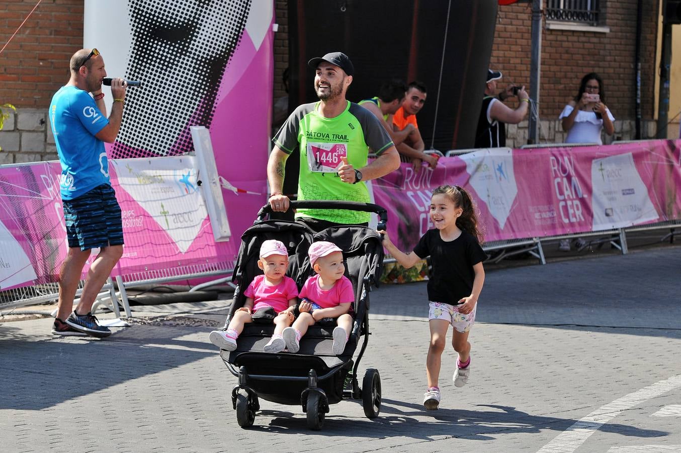 Fotos de la VI Carrera Solidaria Rocafort contra el Cáncer