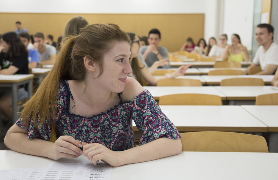 Fotos del inicio de las pruebas de acceso a la universidad en la Universitat Politècnica de València