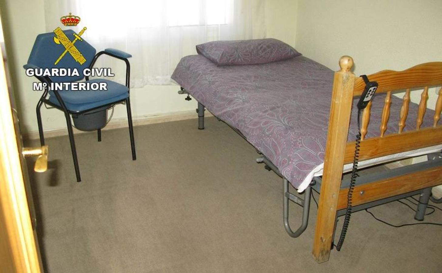 Fotos de la residencia ilegal desmantelada en Santa Pola